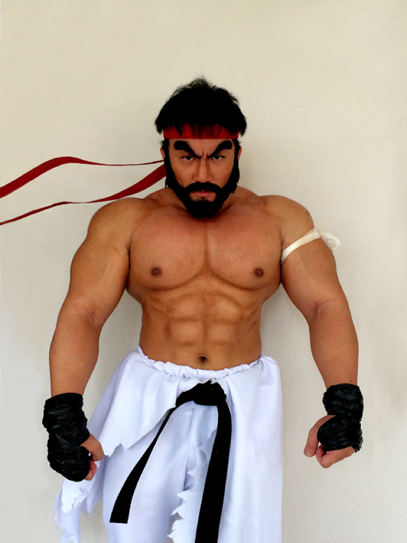 Illustration for article titled Enormous Muscles Sure Help with Cosplay